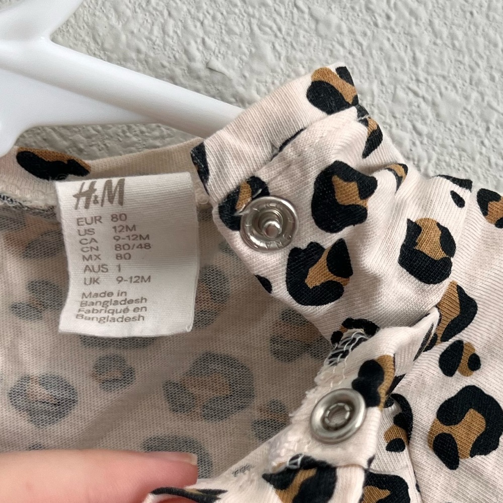 H&M Tee - Picture 3 of 3